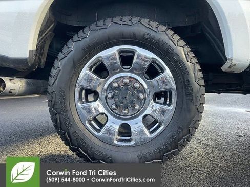 Used 2023 Ford F350 Lariat w/ Chrome Package image 8