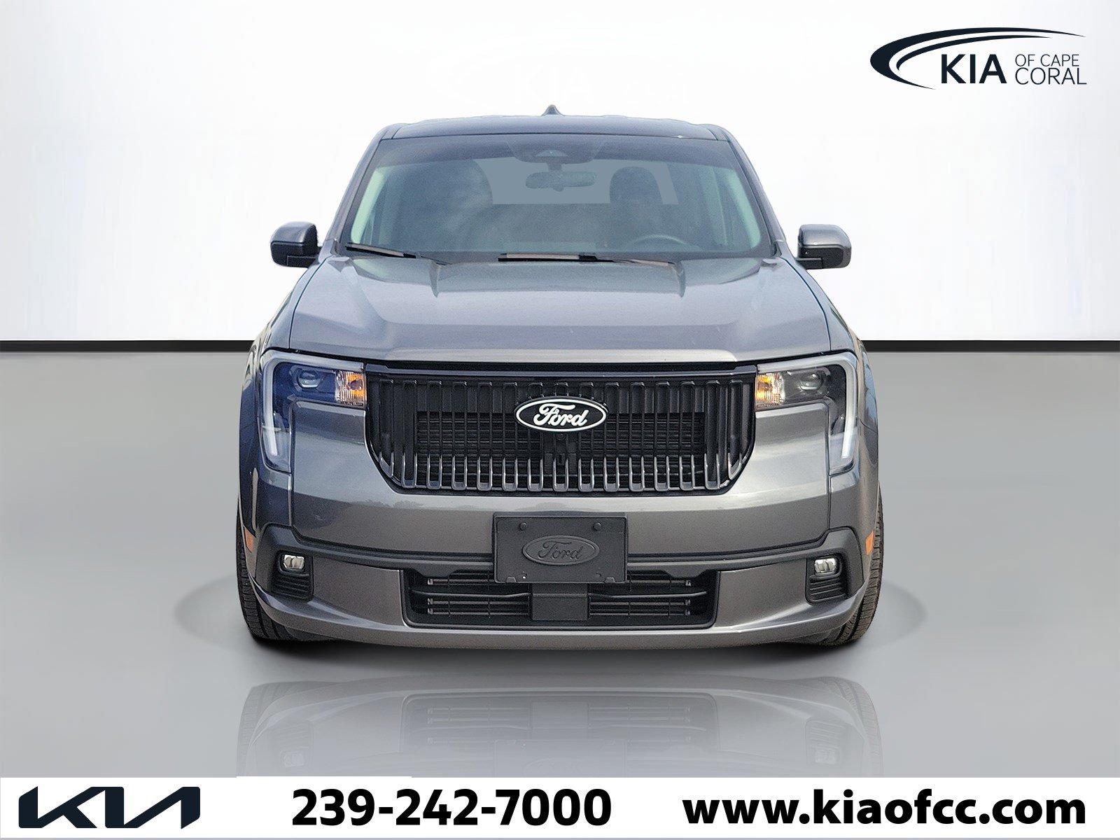 Used 2025 Ford Maverick Lobo AWD/4WD image 2
