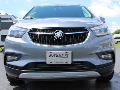Used 2019 Buick Encore Sport Touring FWD image 2