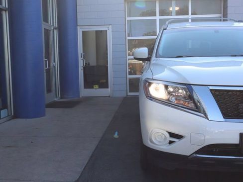 Used 2015 Nissan Pathfinder S AWD/4WD image 28