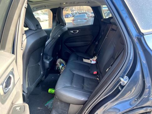 Used 2025 Volvo XC60 B5 Plus image 10