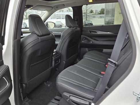 Used 2025 INFINITI QX60 Luxe w/ Vision Package image 21