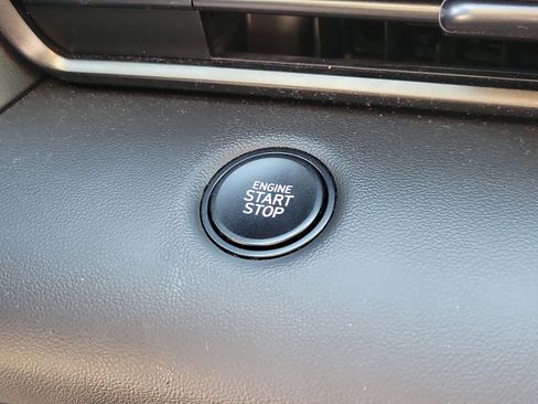 Certified 2025 Hyundai Elantra Sport image 28