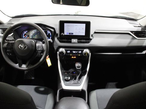 Used 2024 Toyota RAV4 LE AWD/4WD image 2