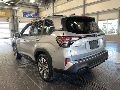 Used 2025 Subaru Forester Touring AWD/4WD image 22