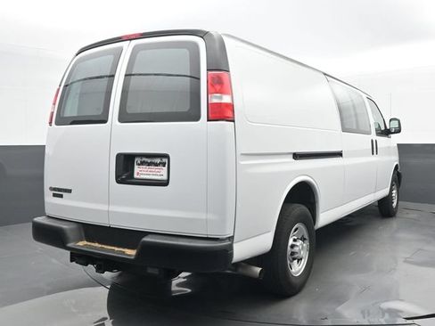 Used 2023 Chevrolet Express 2500 Extended RWD image 6