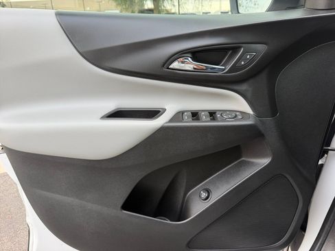 Used 2019 Chevrolet Equinox LT FWD image 13