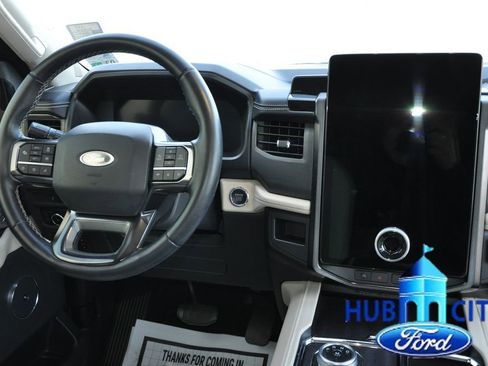 Used 2023 Ford Expedition Max Platinum image 19