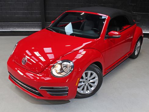 Used 2018 Volkswagen Beetle 2.0T S image 8