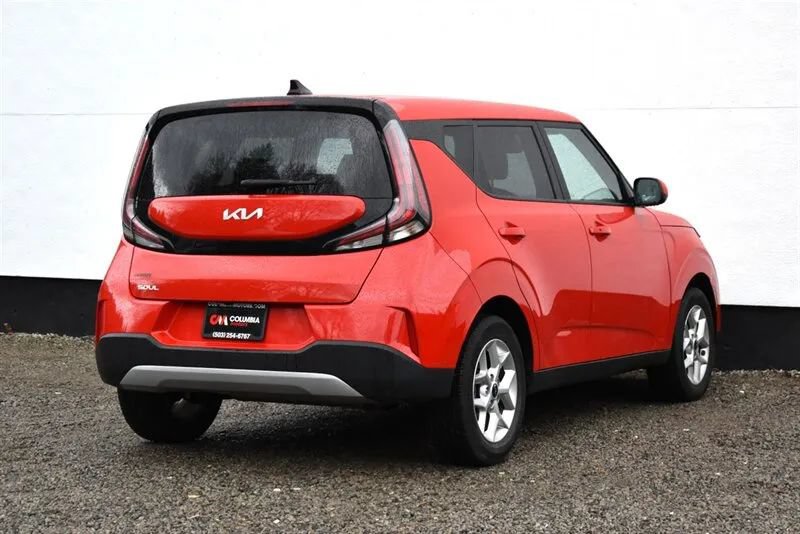 Used 2023 Kia Soul S FWD image 5