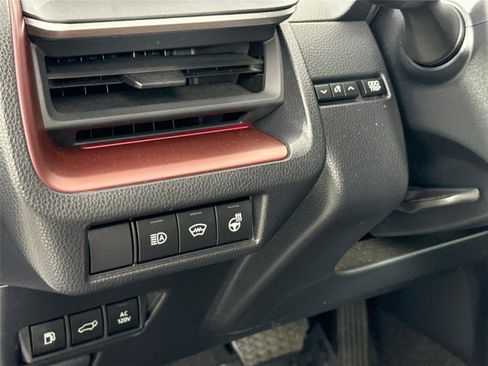 Used 2025 Toyota Prius Plug-In Hybrid image 16