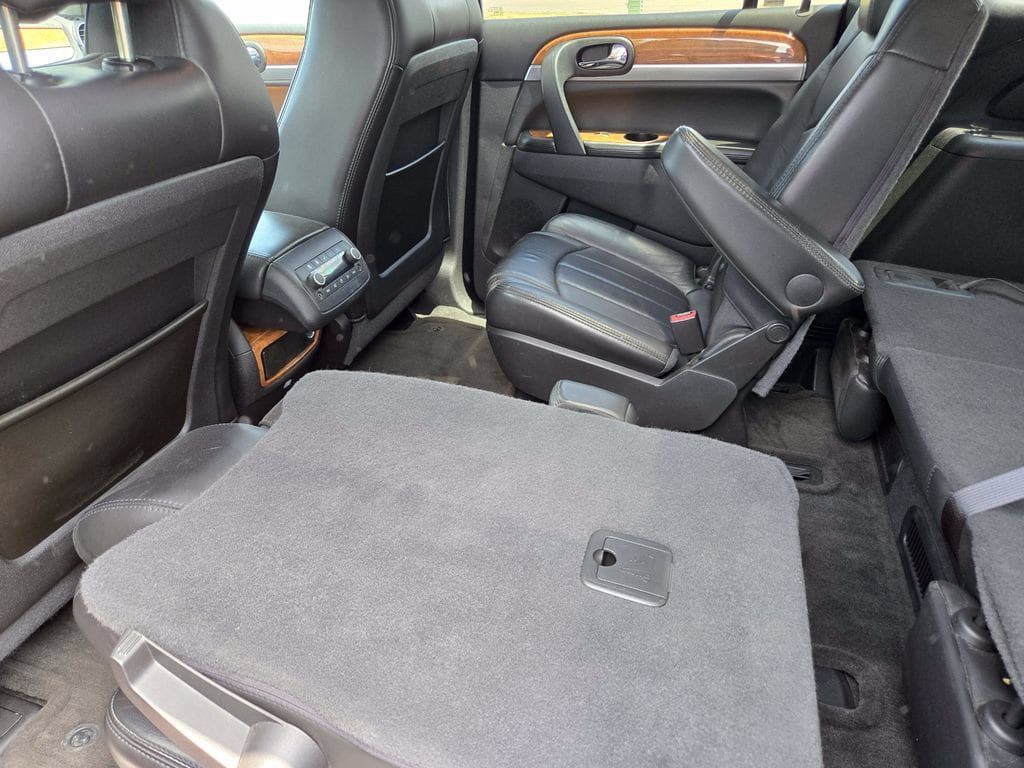 Used 2009 Buick Enclave CXL w/ Driver Confidence Package AWD/4WD image 19