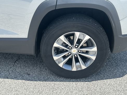 Used 2025 Chevrolet Equinox LT FWD image 19