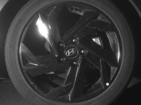 Used 2026 Hyundai Elantra Sport FWD image 16