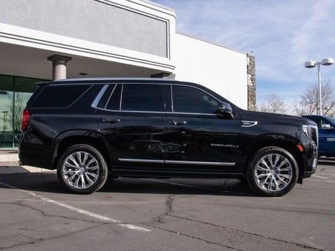 Used 2021 GMC Yukon Denali w/ Denali Premium Package image 8