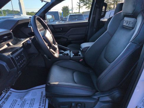Used 2025 Toyota Tacoma TRD Pro AWD/4WD image 9