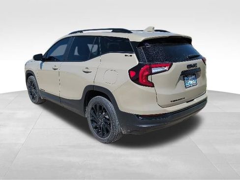 Used 2023 GMC Terrain SLE w/ Driver Convenience Package FWD image 5