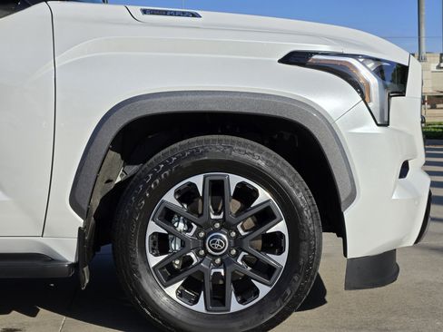 Used 2023 Toyota Sequoia Limited image 9