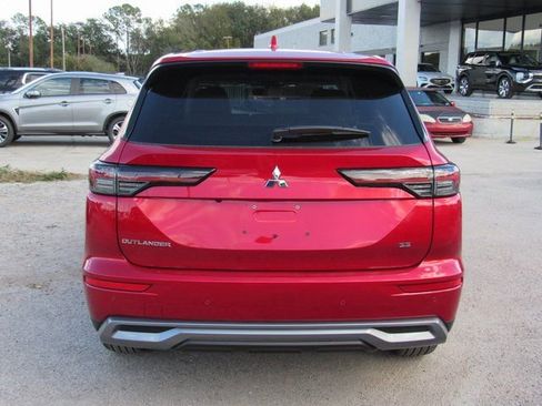New 2026 Mitsubishi Outlander SE image 4