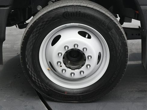 New 2025 Ford F450 XL w/ XL Chrome Package image 35