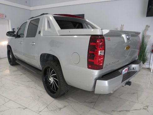 Used 2013 Chevrolet Avalanche LS RWD image 5