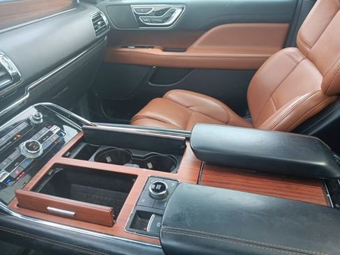 Used 2020 Lincoln Navigator Reserve image 37