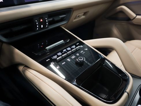 New 2026 Porsche Cayenne S image 15