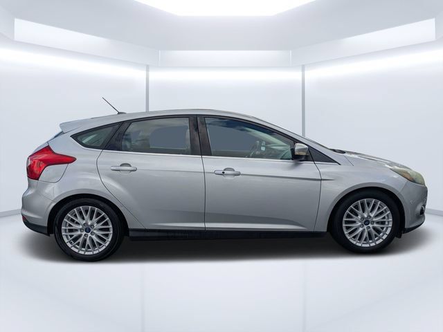 Used 2014 Ford Focus Titanium FWD image 2