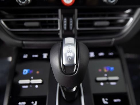 New 2026 Porsche Macan S image 28