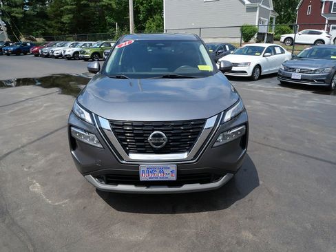 Used 2021 Nissan Rogue SV AWD/4WD image 3