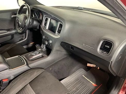 Used 2019 Dodge Charger SXT w/ Cold Weather Package AWD/4WD image 5