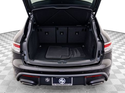 Certified 2025 Porsche Macan image 34