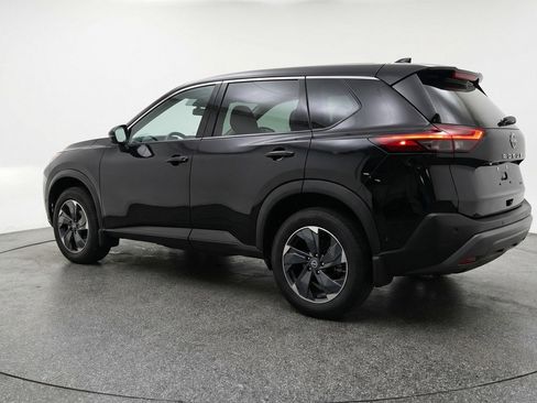 Used 2025 Nissan Rogue SV FWD image 6