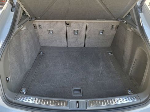 Used 2021 Porsche Macan image 10