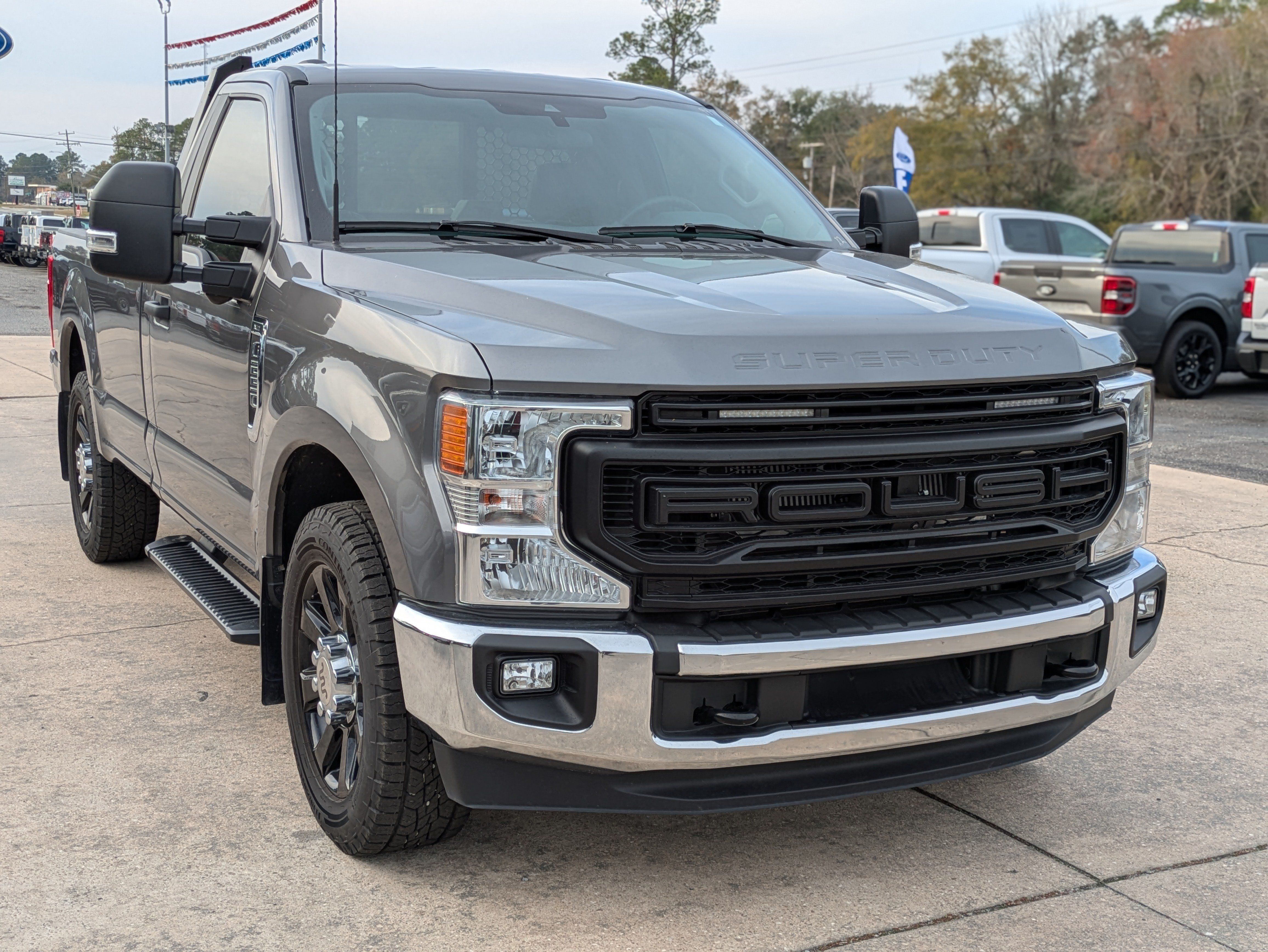Used 2022 Ford F250 XLT w/ XLT Value Package RWD image 4