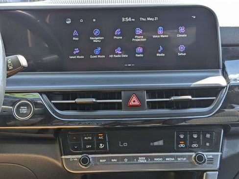 Used 2024 Kia Seltos S FWD image 16