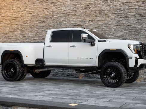 Used 2026 GMC Sierra 3500 Denali Ultimate image 10