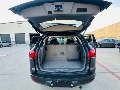 Used 2009 Chevrolet Traverse LT FWD image 20