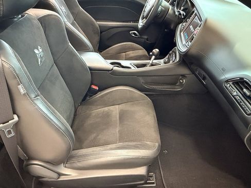 Used 2022 Dodge Challenger R/T Scat Pack RWD image 16