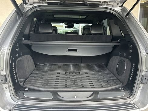 Used 2019 Jeep Grand Cherokee Overland image 30