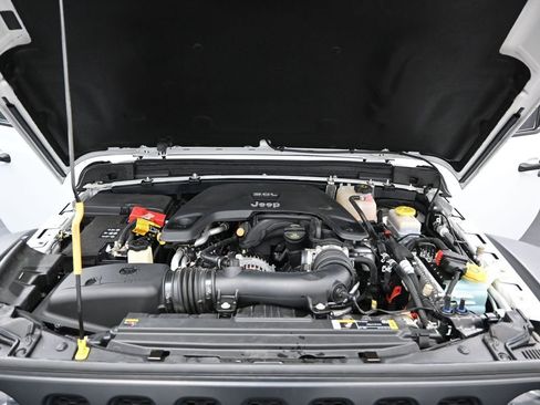 Used 2021 Jeep Wrangler Unlimited Rubicon w/ Safety Group image 12