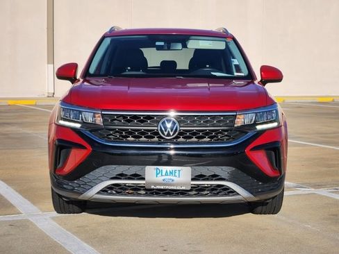 Used 2022 Volkswagen Taos SE image 2