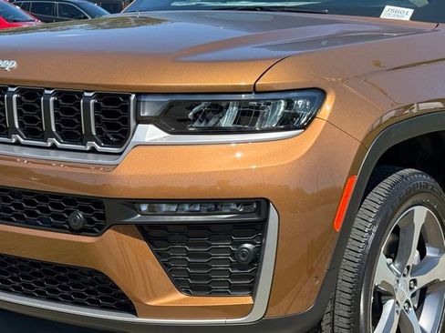 New 2026 Jeep Grand Cherokee L Limited AWD/4WD image 11