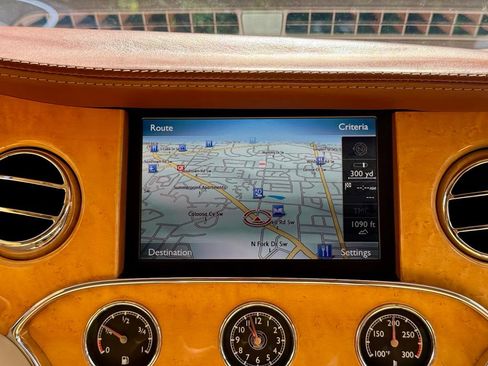 Used 2016 Bentley Mulsanne RWD image 26