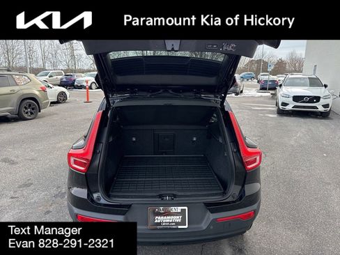 Used 2021 Volvo XC40 T5 R-Design w/ Advanced Package image 10