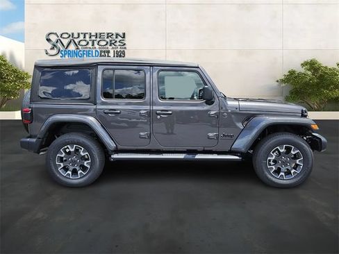 Used 2025 Jeep Wrangler Unlimited Sahara AWD/4WD image 6