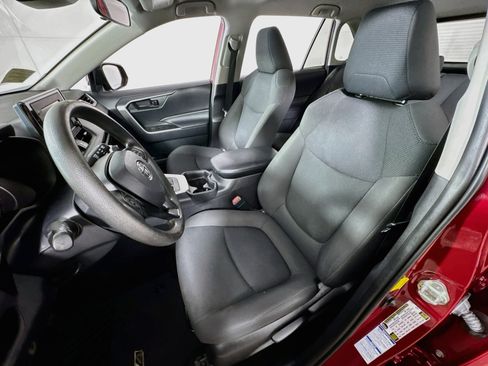 Used 2019 Toyota RAV4 LE w/ All Weather Liner Package AWD/4WD image 12