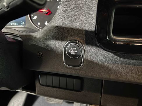 Used 2025 Mercedes-Benz Sprinter 2500 image 23