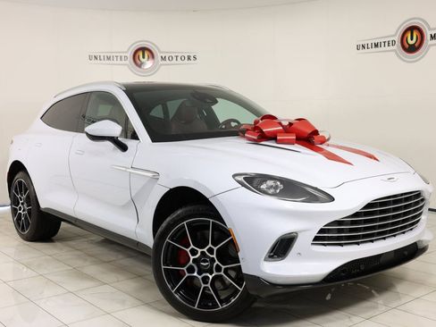 Used 2021 Aston Martin DBX image 1