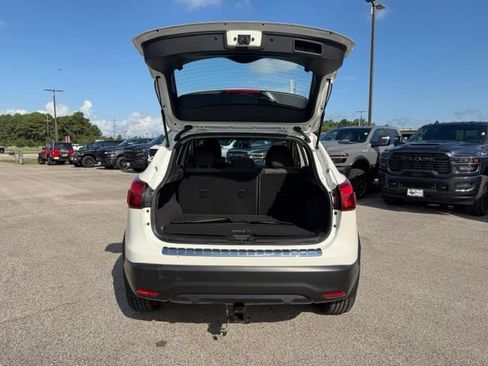 Used 2017 Nissan Rogue Sport SV FWD image 8